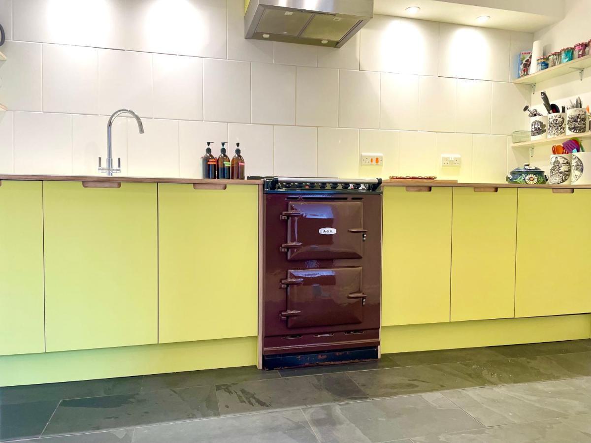 Paramount Apartments Ilfracombe, Arty Seaside Holiday Apartments Ngoại thất bức ảnh