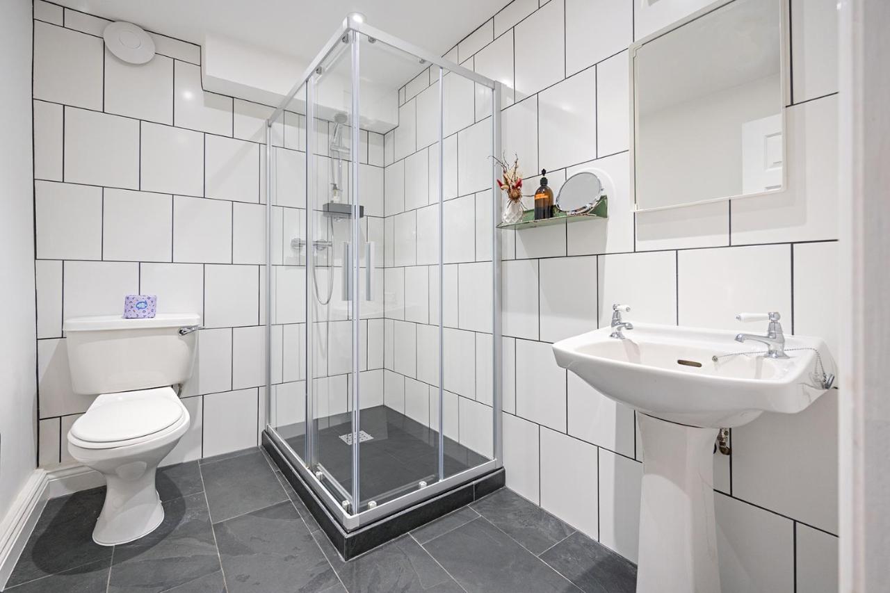 Paramount Apartments Ilfracombe, Arty Seaside Holiday Apartments Ngoại thất bức ảnh